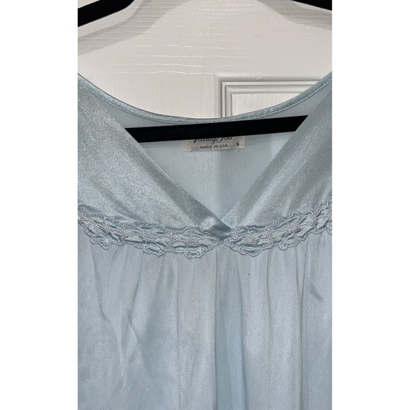 Vintage Vanity Fair Blue Nylon Satin V-Neck Nightgown Size Small - Picture 6 of 10